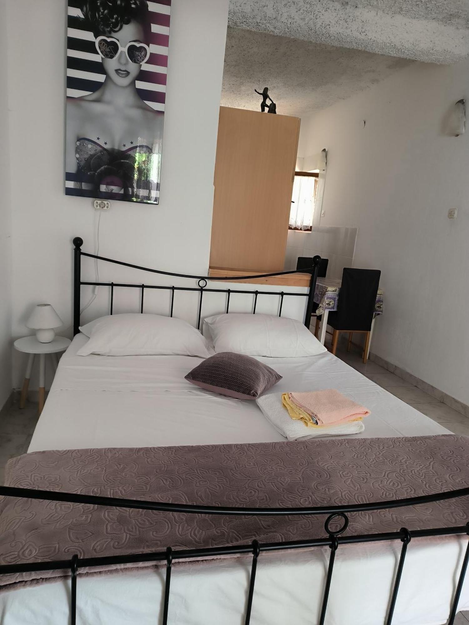 Apartments Orlic ポヴリャナ エクステリア 写真